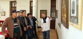 王书朋郭凤祥等五画家观看“春意·荼蘼——五大道作品展”给予好评