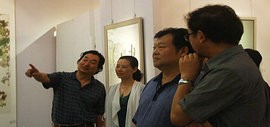 高清图：天津市委常委散襄军参观《和·心象》书画联展