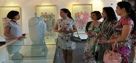 高清图：旗袍，难舍的古典情怀 马兆琳水墨展在北塘古镇开幕