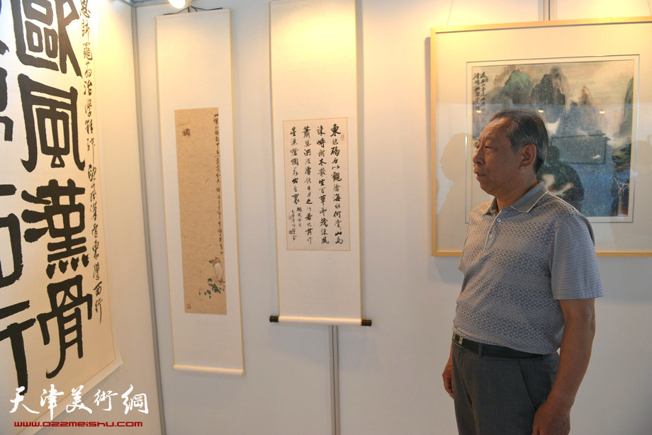 水墨·月动—赵士英今晚书画名家精品展开幕，图为画展现场。