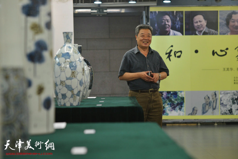 “和·心象”—王其华等五位书画家联展新作。图为王其华。