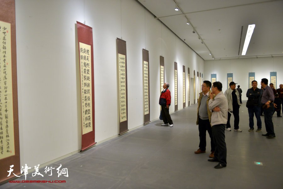 王冠峰百种书法作品展11月1日在天津美术馆开幕，图为书展现场。