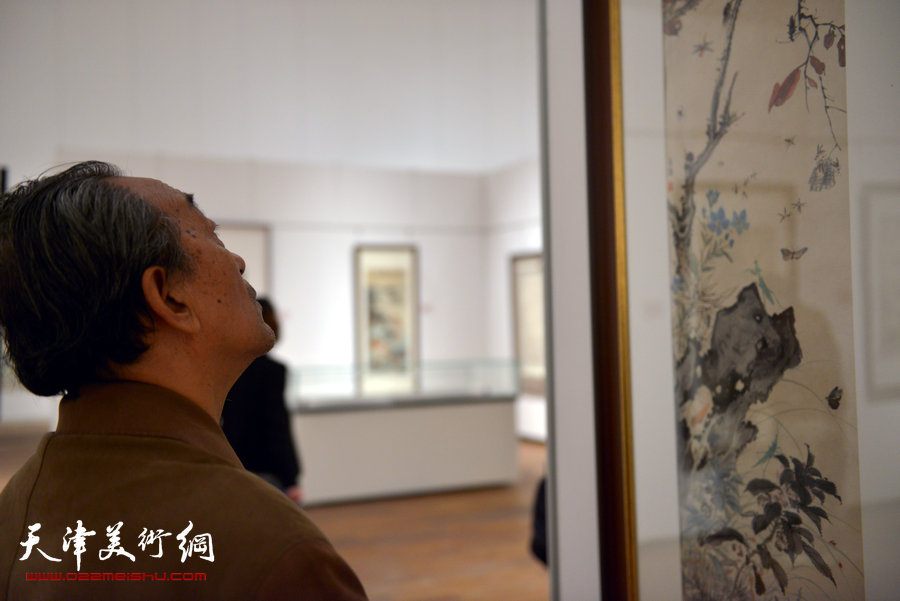 “守望经典”书画精品大展应邀再度延期，图为画展现场。