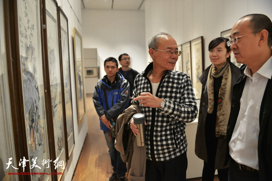 “守望经典”书画精品大展应邀再度延期，图为画展现场。