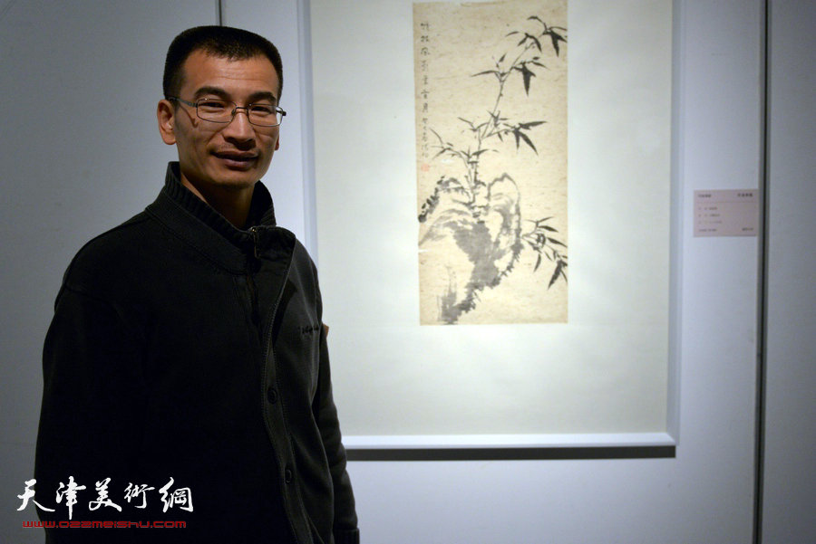 《行者无疆——中国当代水墨名家邀请展》11月5日在天津美术馆开幕。图为书画家姜金军在展览现场。