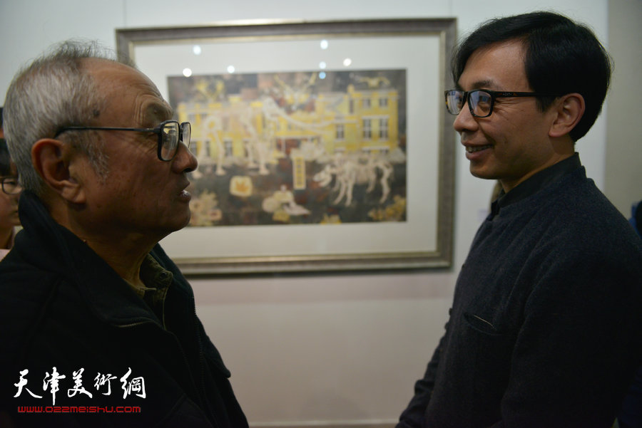 风晴·师范—天津美院国画系青年教师作品展开幕，图为张京生、赵栗晖在展览现场。