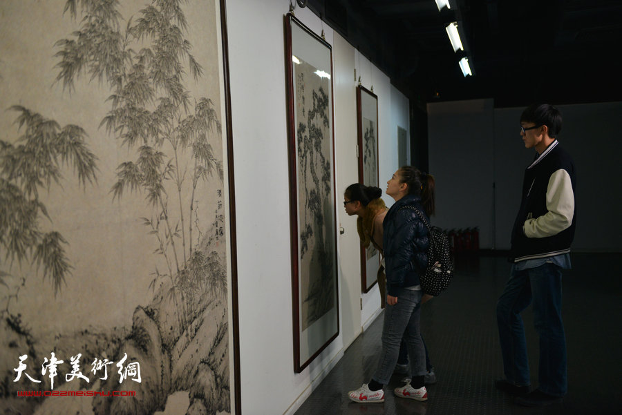 风晴·师范—天津美院国画系青年教师作品展开幕，图为展览现场。