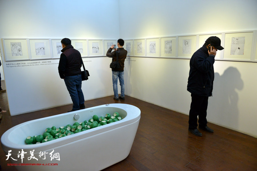 尚金凯“都市寻梦”城市艺术沙龙展在梅江国际艺术馆展出，图为画展现场。