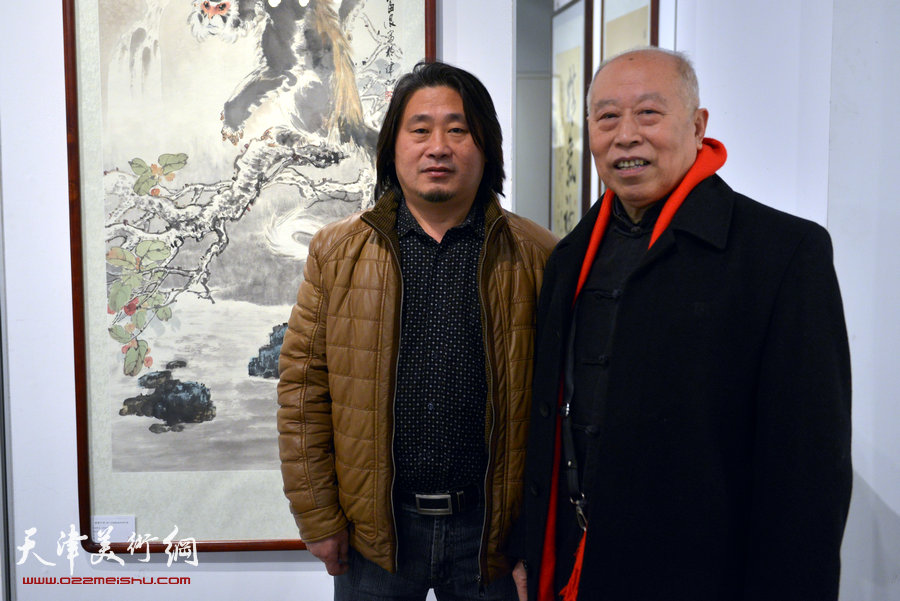 “津门画语”津门书画院第四届年展1月7日开幕，图为王俊生、孙富泉在画展上。