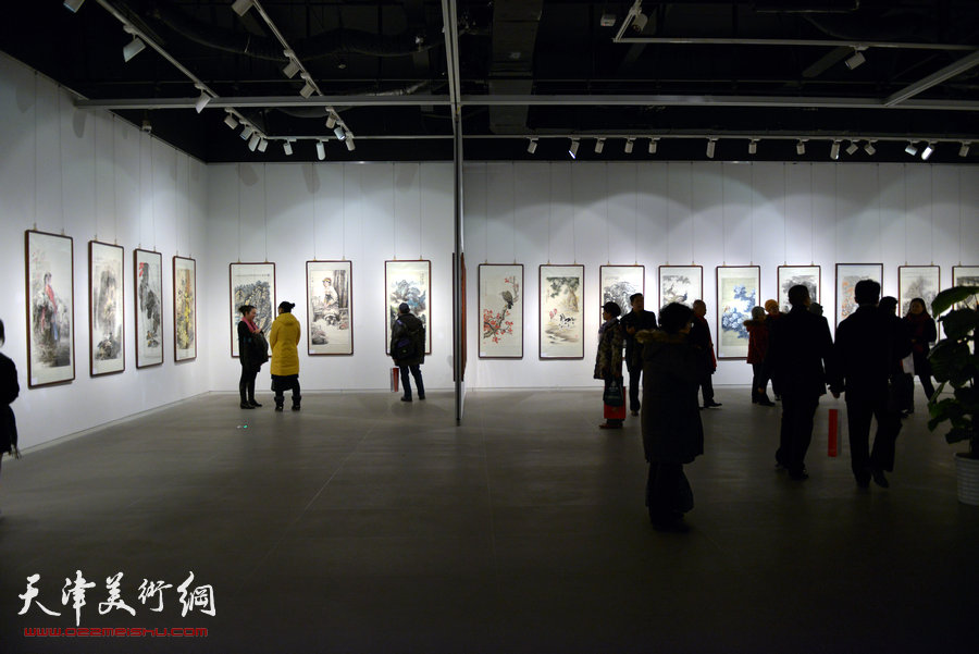 “津门画语”津门书画院第四届年展1月7日开幕，图为画展现场。