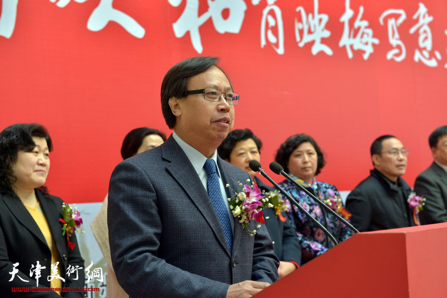 百花迎春—肖映梅写意画展在郭味蕖美术馆开幕，图为中央数字电视书画频道董事局主席王平致辞。