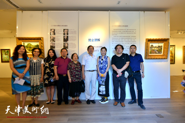 “流金样板——二十世纪俄罗斯大师油画展”昨天（8月27日）在五大道鼎天中国空间开幕。