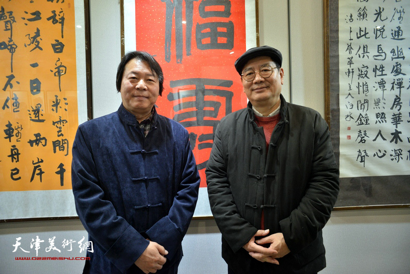 张佩刚、杨跃泉在六人展现场。