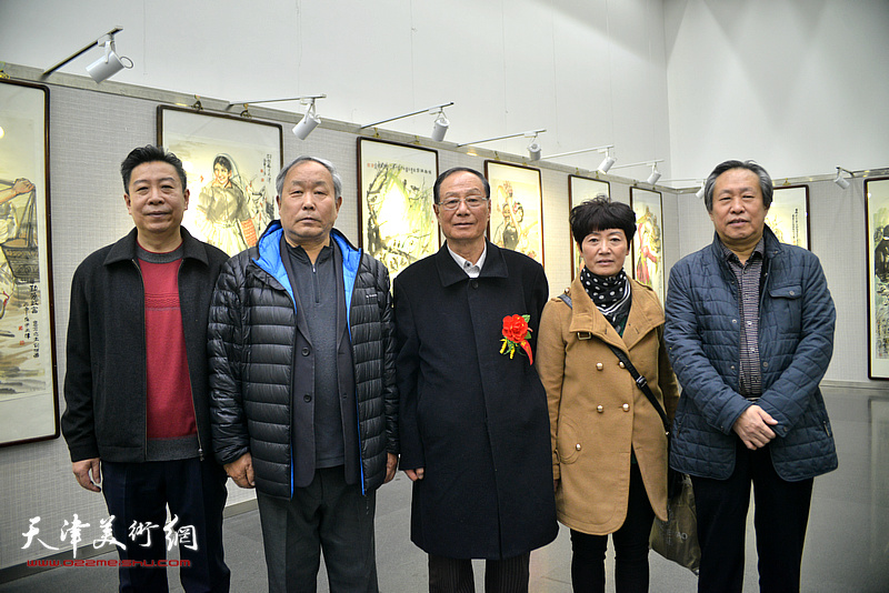 唐云来、刘国胜、李增亭、刘维昆在画展现场。