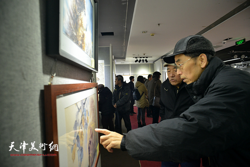 金犬纳福·中国第十一届生肖画及国画优秀作品展在天津市政协书画艺术馆开幕。