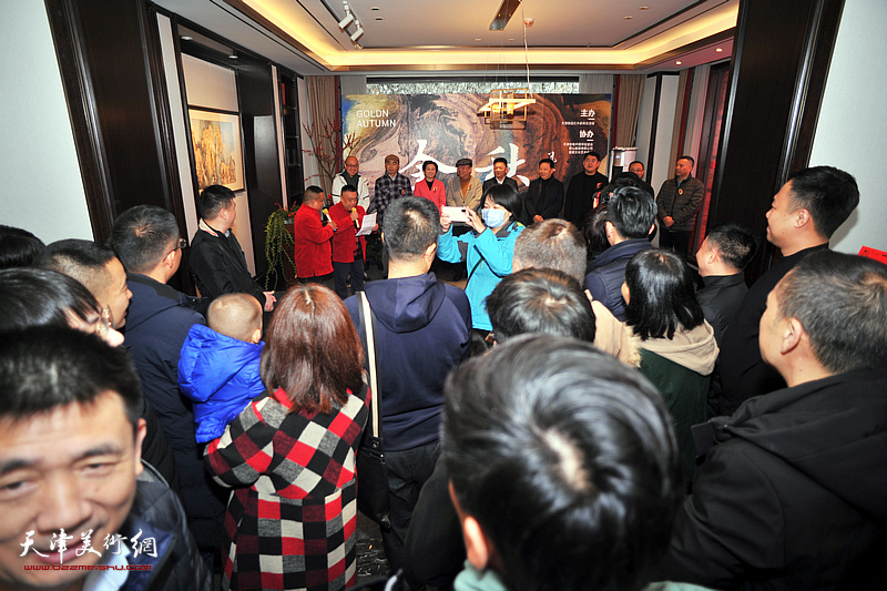 范权书画展暨天津大清御品红木家具生活馆开馆仪式举行。