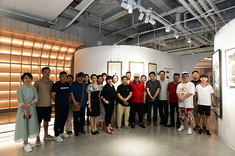 “华滋在滋——京津中国画作品六人展”开幕现场。